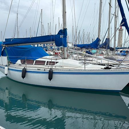 ホテル Nuitee A Bord De Danilou Un Voilier De 9.50M セット エクステリア 写真