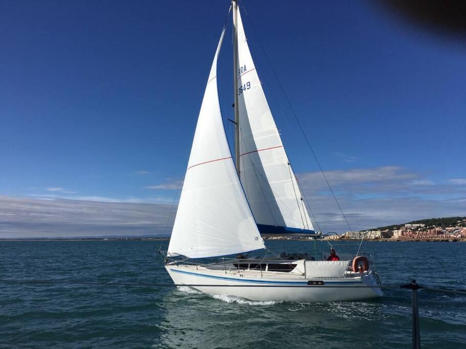 ホテル Nuitee A Bord De Danilou Un Voilier De 9.50M セット エクステリア 写真