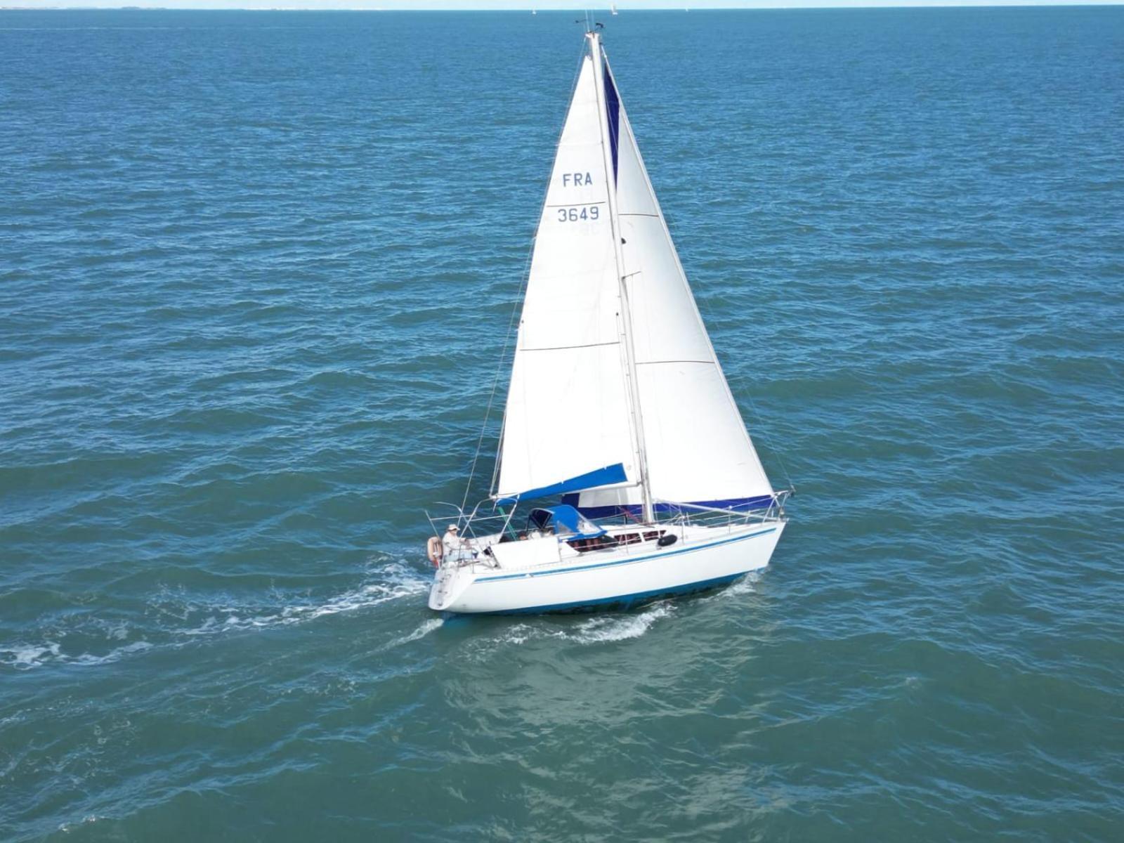 ホテル Nuitee A Bord De Danilou Un Voilier De 9.50M セット エクステリア 写真